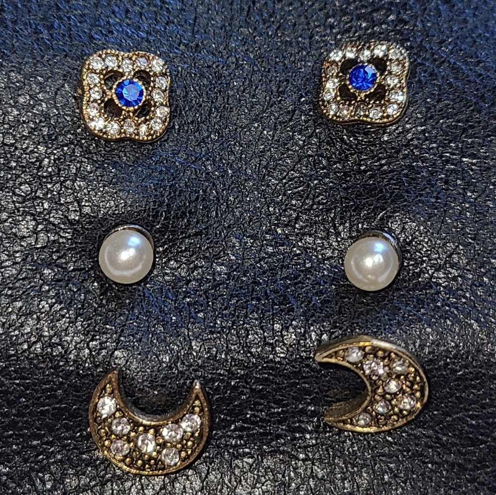 NEW Urban Outfitters Earring Set
